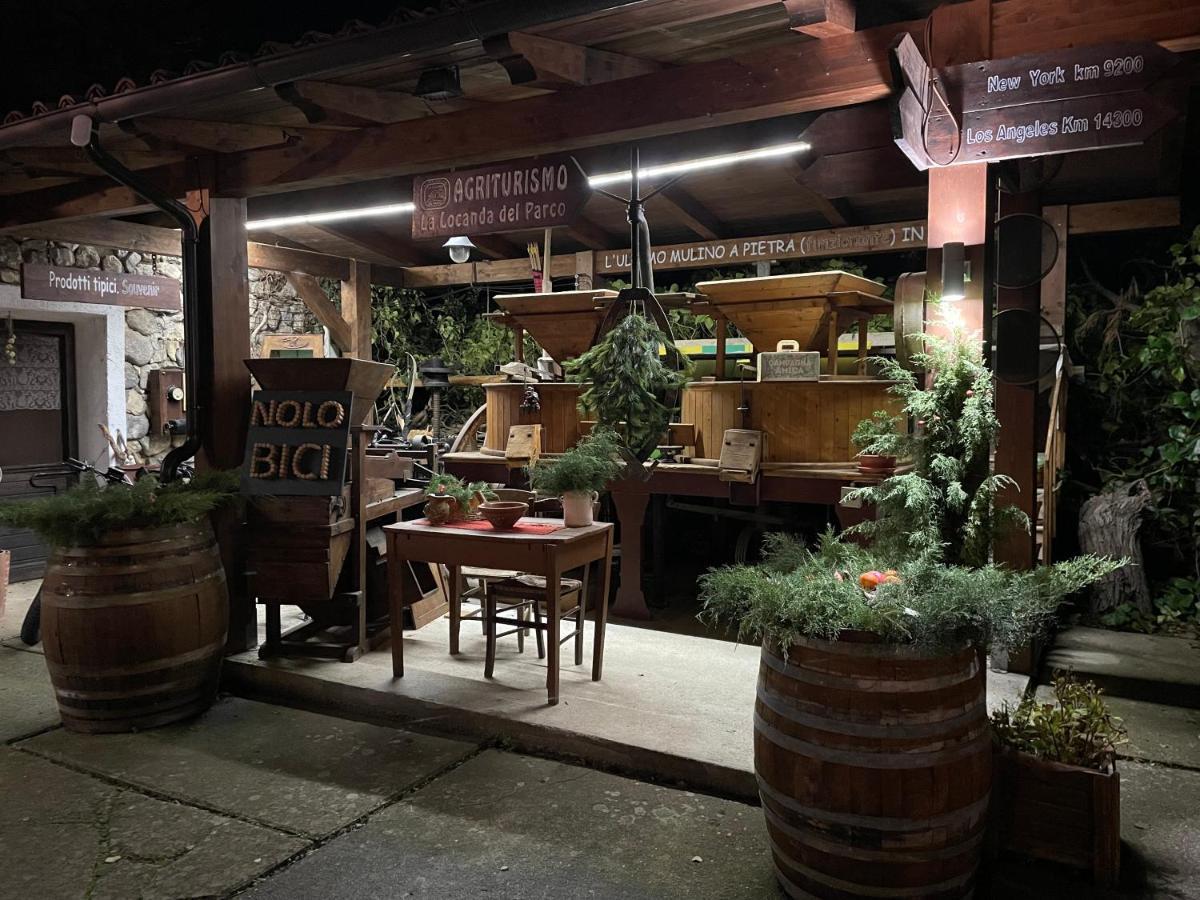 Agriturismo La Locanda Del Parco モラーノ・カーラブロ エクステリア 写真
