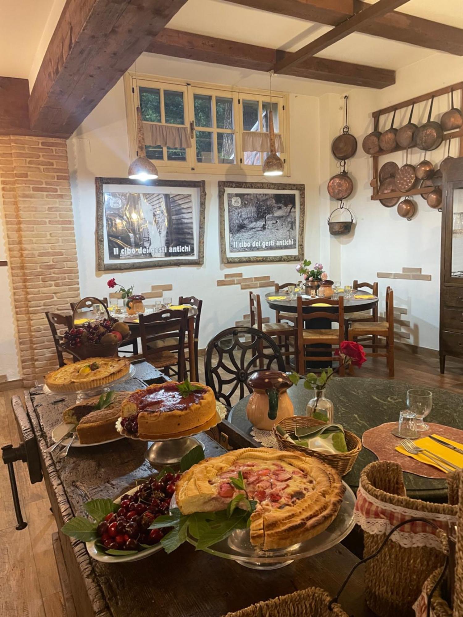 Agriturismo La Locanda Del Parco モラーノ・カーラブロ エクステリア 写真