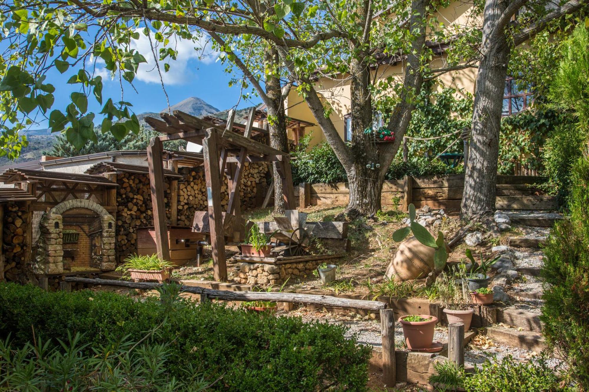 Agriturismo La Locanda Del Parco モラーノ・カーラブロ エクステリア 写真