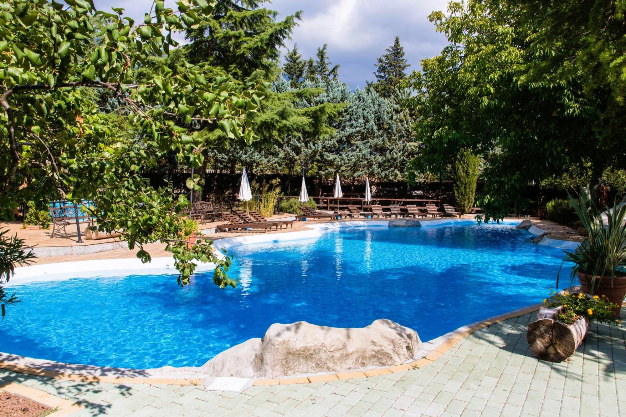 Agriturismo La Locanda Del Parco モラーノ・カーラブロ エクステリア 写真