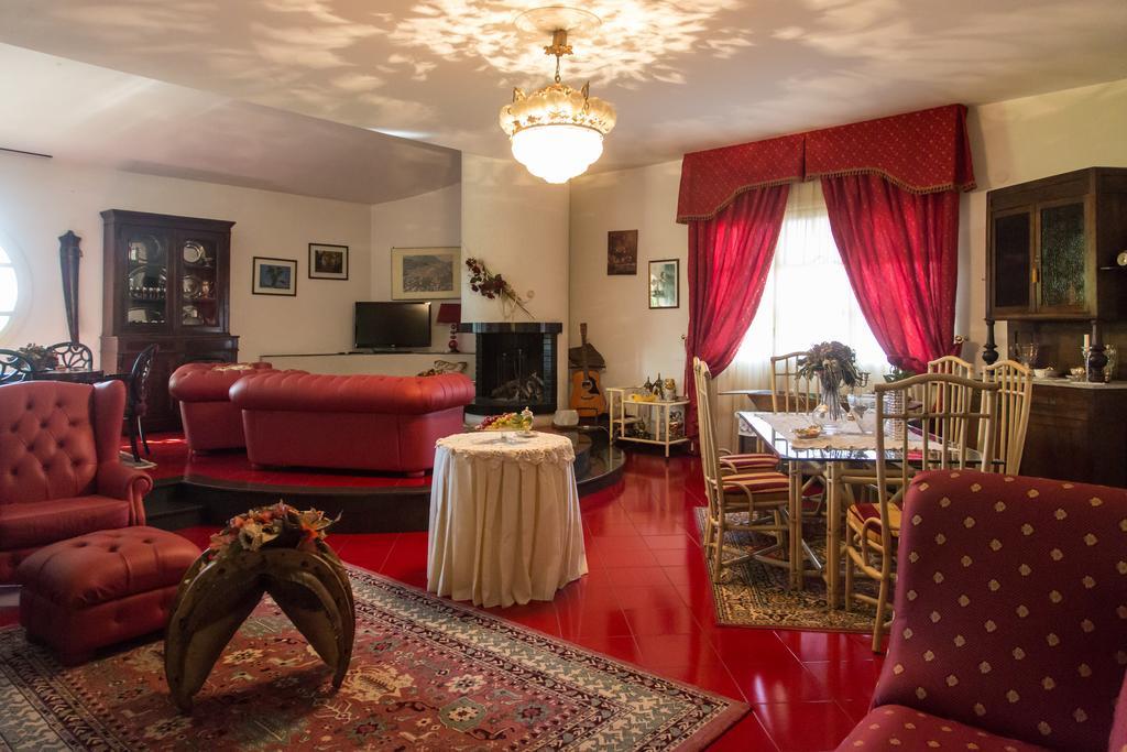 Agriturismo La Locanda Del Parco モラーノ・カーラブロ エクステリア 写真