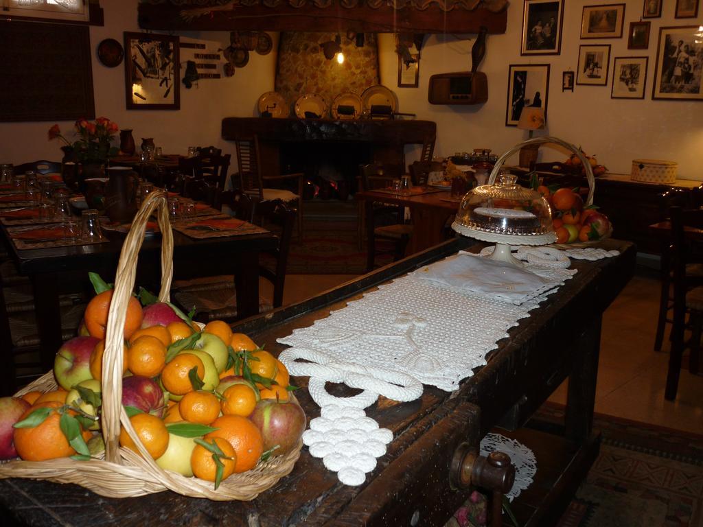 Agriturismo La Locanda Del Parco モラーノ・カーラブロ エクステリア 写真