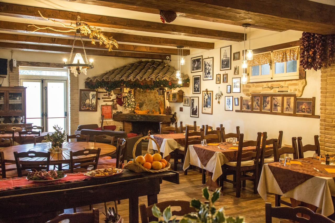 Agriturismo La Locanda Del Parco モラーノ・カーラブロ エクステリア 写真