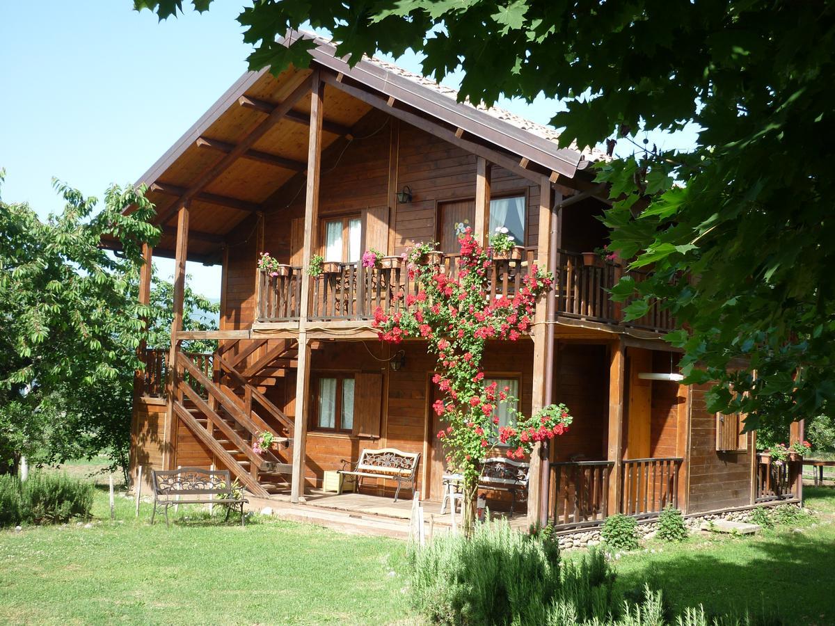 Agriturismo La Locanda Del Parco モラーノ・カーラブロ エクステリア 写真